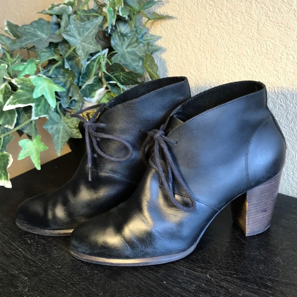 UGG Black Leather Mackie Platform Boots - Picture 3 of 8